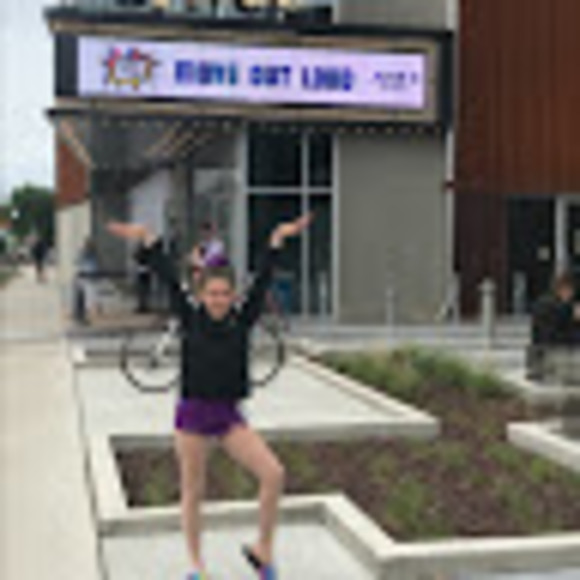 Meet your Posher, Mol_ - Picture 1 of 1